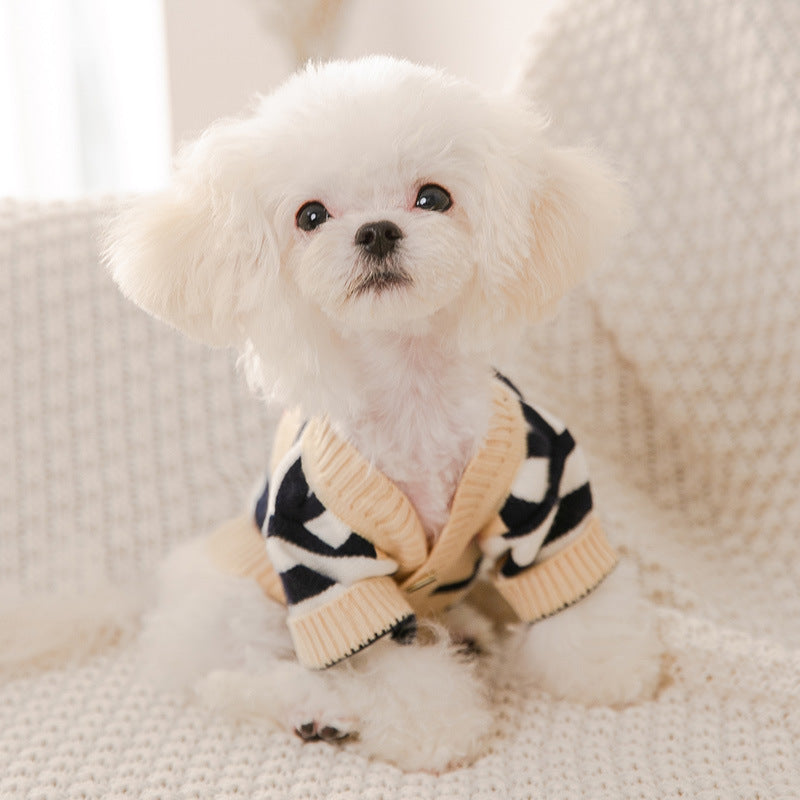 Maglione caldo per cani a righe beige, nere e rosse – perfetto per l'inverno