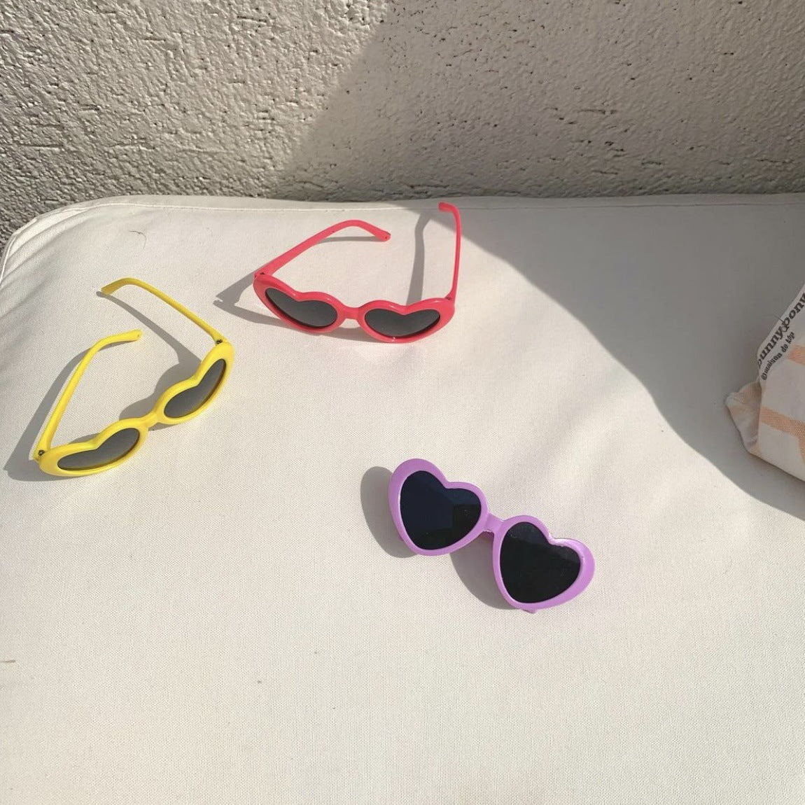 Ochelari de soare creativi pentru caini si pisici - Accesorii moda pentru animale de companie